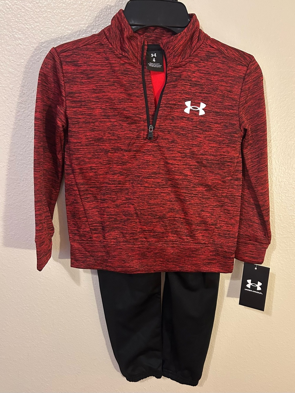 Boys Under Armour 2 piece Set Red & Black 1/4 zip pullover pants set boy Size 4